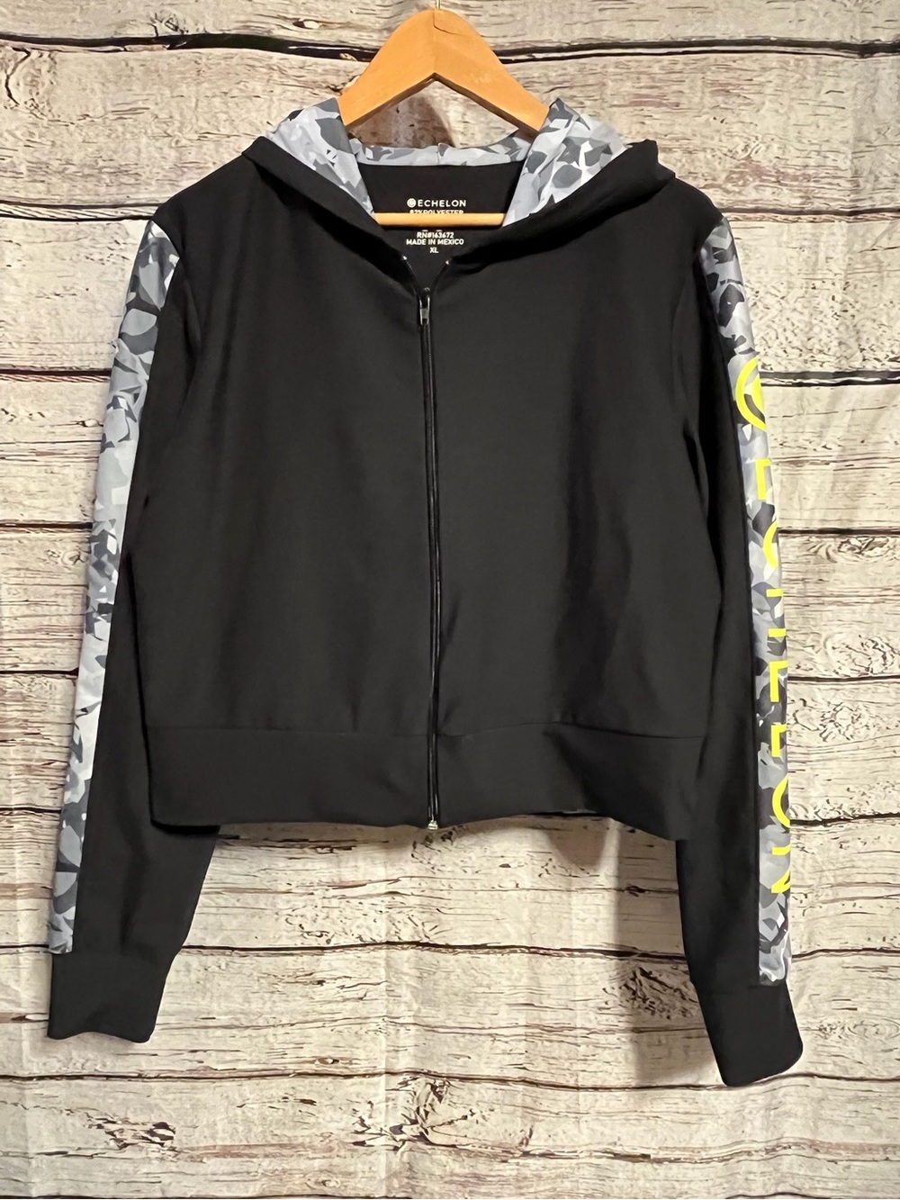 Echelon zip-up jacket with hood size extra large